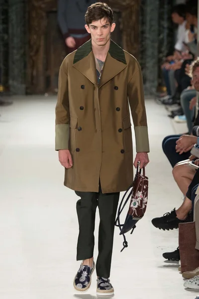Look 14